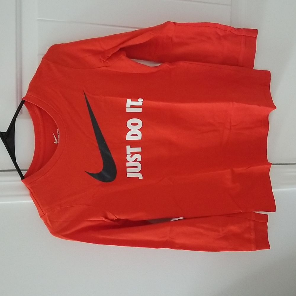 NIKE long sleeve shirt